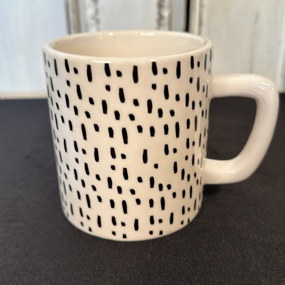 Earthenware Surprise Kitty Cat Mom Mug - Picture 3 of 4